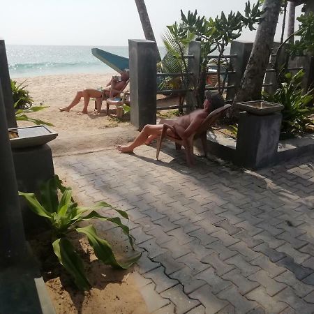 Rainbow Beach Hotel Hikkaduwa Esterno foto