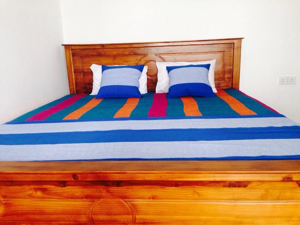 Rainbow Beach Hotel Hikkaduwa Esterno foto