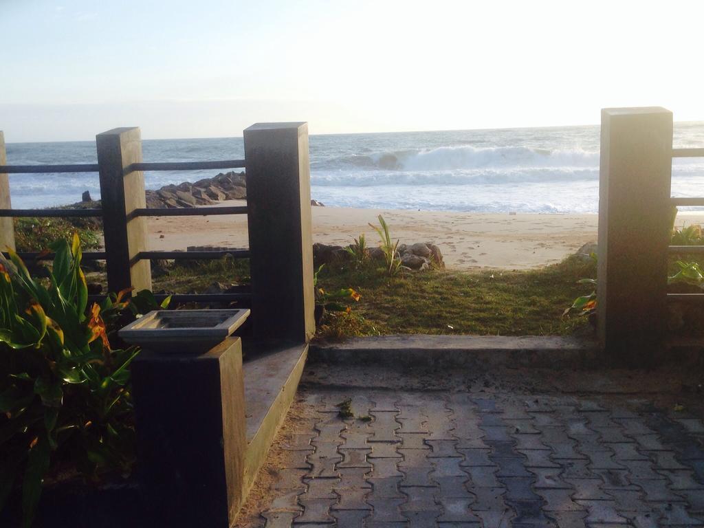 Rainbow Beach Hotel Hikkaduwa Esterno foto