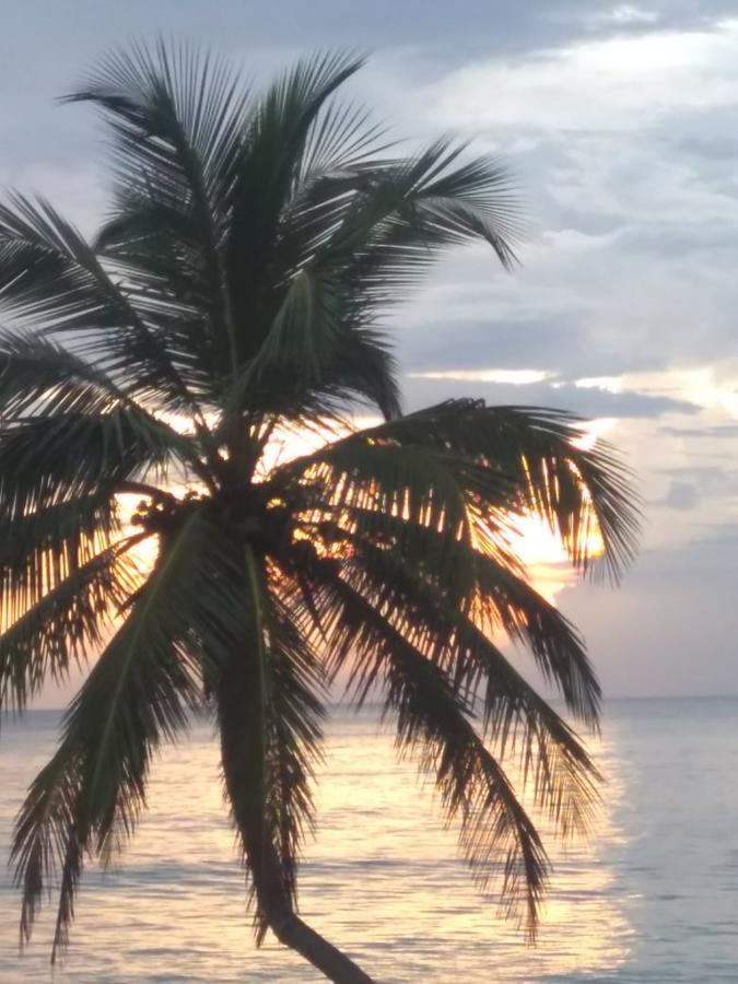Rainbow Beach Hotel Hikkaduwa Esterno foto