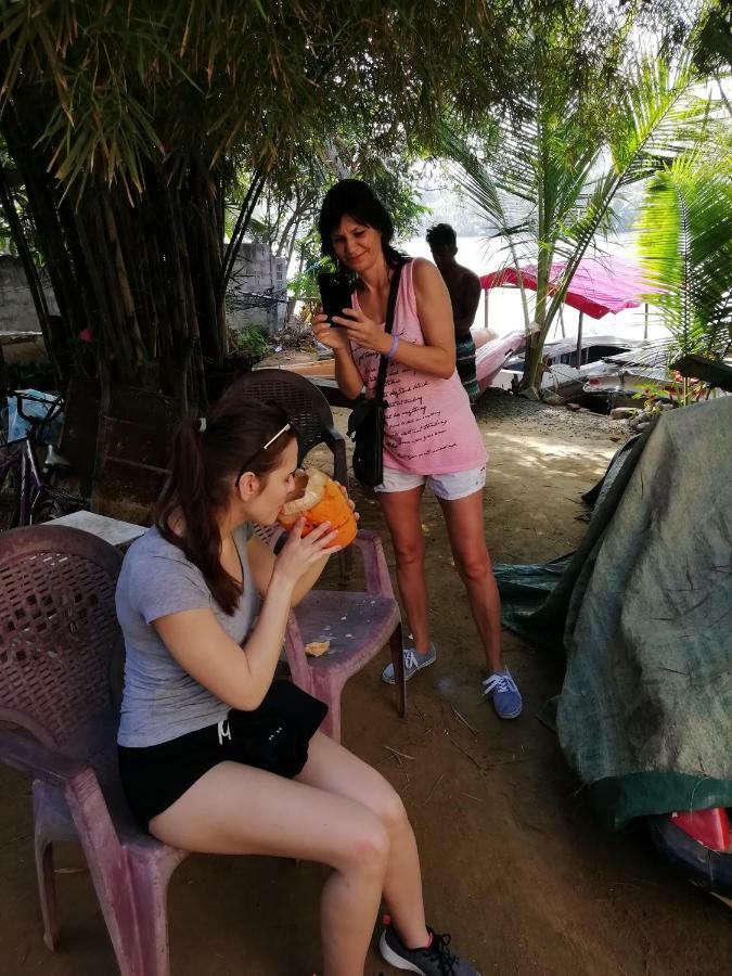 Rainbow Beach Hotel Hikkaduwa Esterno foto
