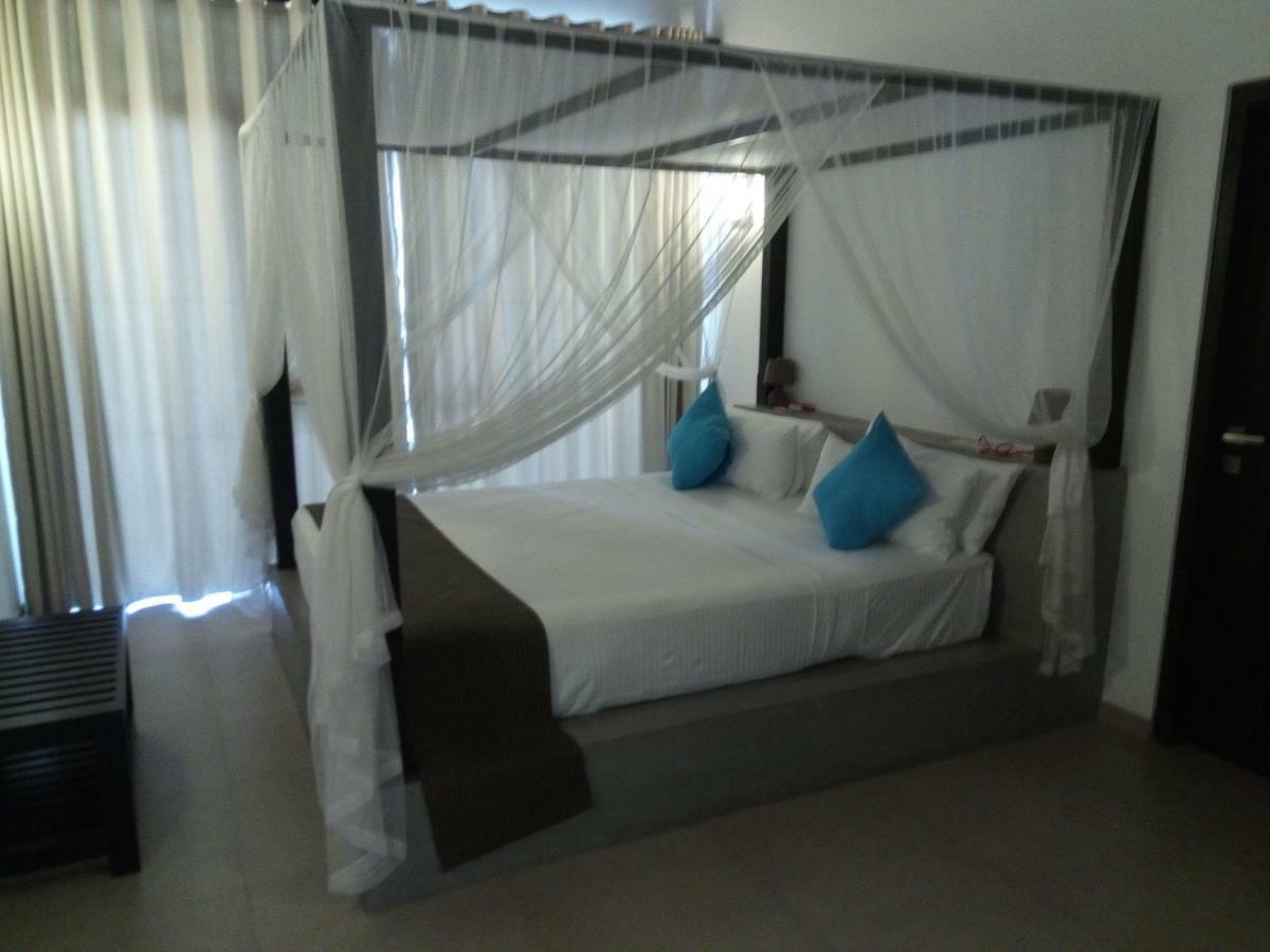 Rainbow Beach Hotel Hikkaduwa Esterno foto