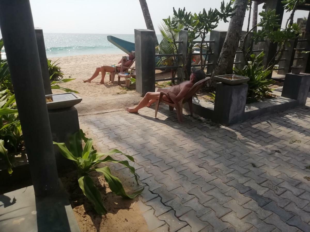Rainbow Beach Hotel Hikkaduwa Esterno foto