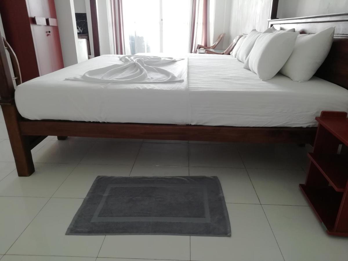 Rainbow Beach Hotel Hikkaduwa Camera foto
